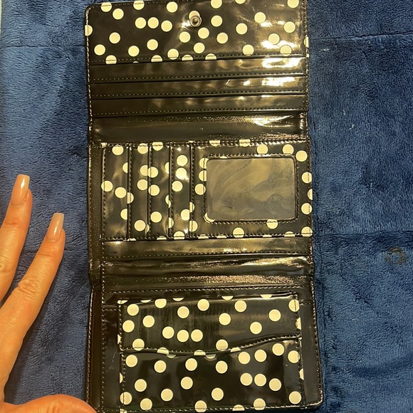 Satin style Iron Fist Wallet - Picture 3 of 6